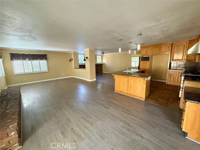 Foto del edificio - 15189 Palisade St