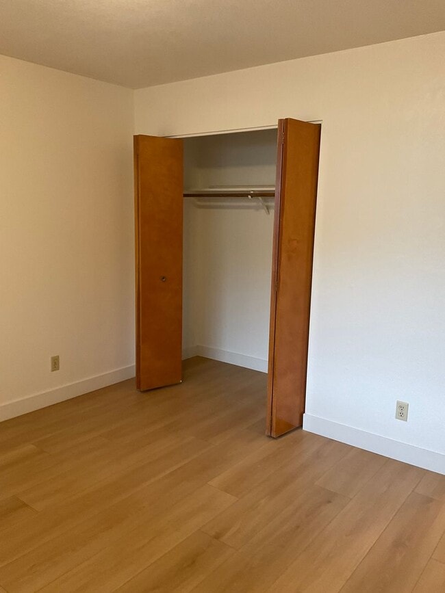 Foto del edificio - 327 Bassett St