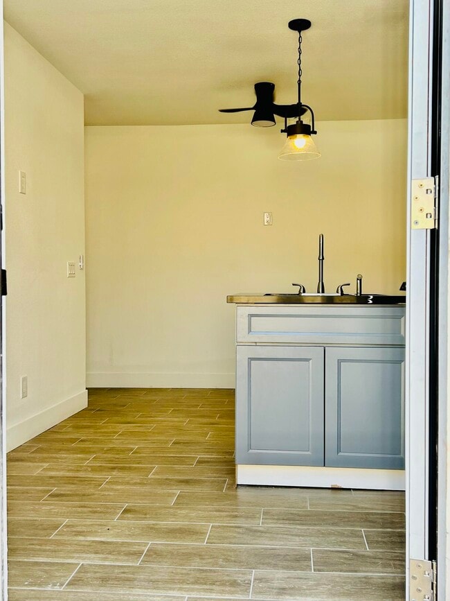 Building Photo - 29895 Avenida Maravilla