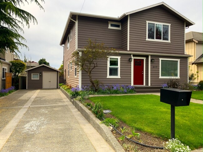 Foto del edificio - 317 11th Ave W