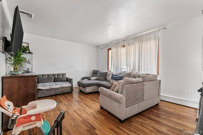 Foto del edificio - 22 Hudson Pl