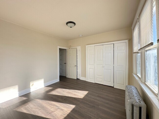 Foto del edificio - 199 W Annsbury St