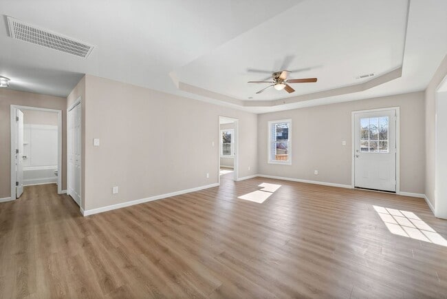 Building Photo - 151 Man O War Dr