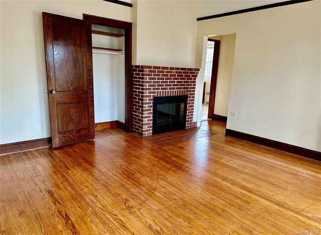 Building Photo - 128 Nethermont Ave