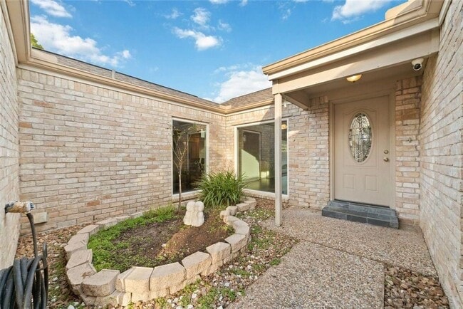 Foto del edificio - 7107 Plaza Del Sol Dr