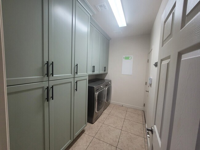 Foto del edificio - 3354 E Grand Canyon Dr
