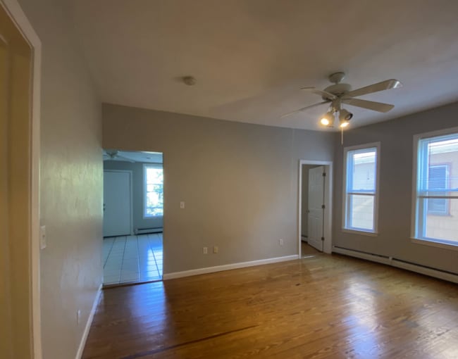 Building Photo - 11 Beacon St