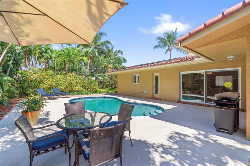 Foto principal - 2100 NE 57th St