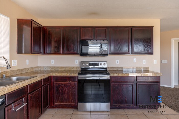 Primary Photo - 4Bed/2.5Bath at Honeycutt/Hartman! $1499 M...