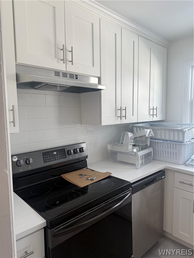 Building Photo - 153 Park Dr