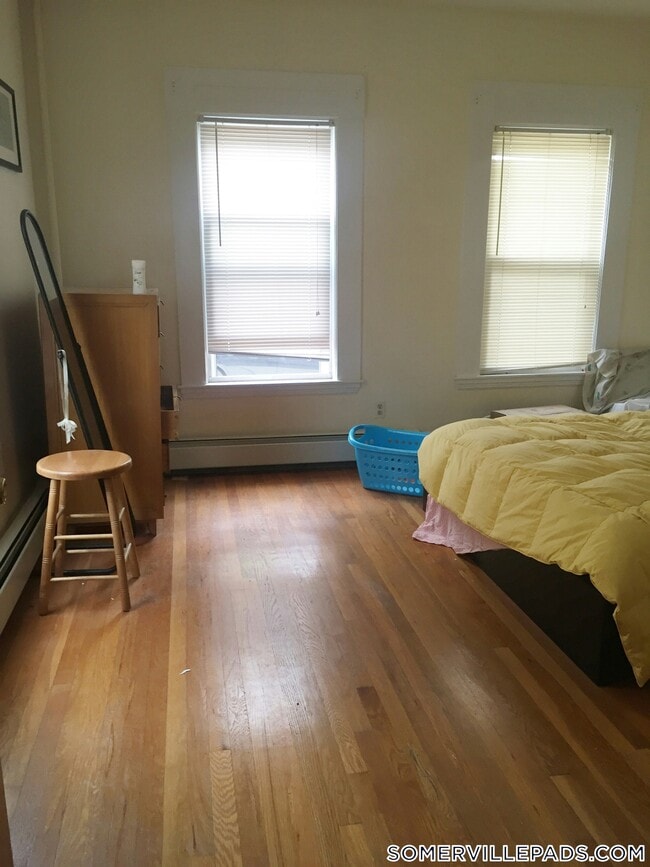 Building Photo - 28R Cherry St