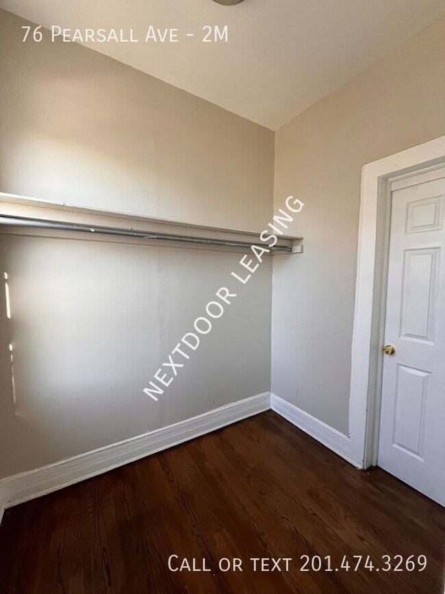 Building Photo - 76 Pearsall Ave