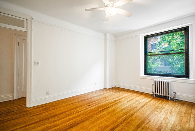 Building Photo - 230 W 105th St