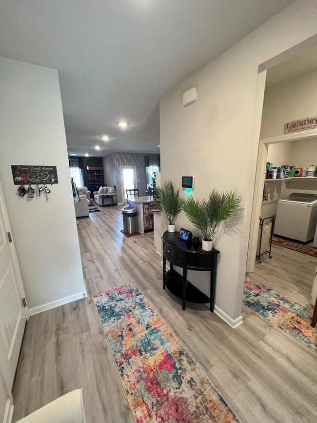 Building Photo - Stunning 4-Bedroom Home in Zachary's Mirav...