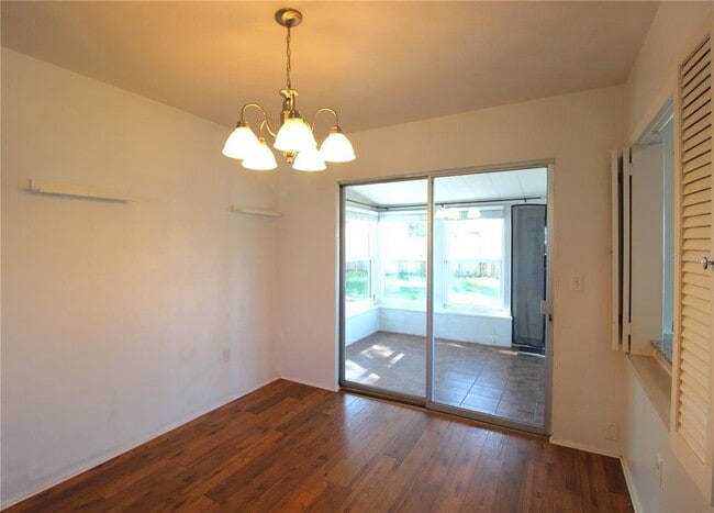 Foto del edificio - 552 Sheridan Dr