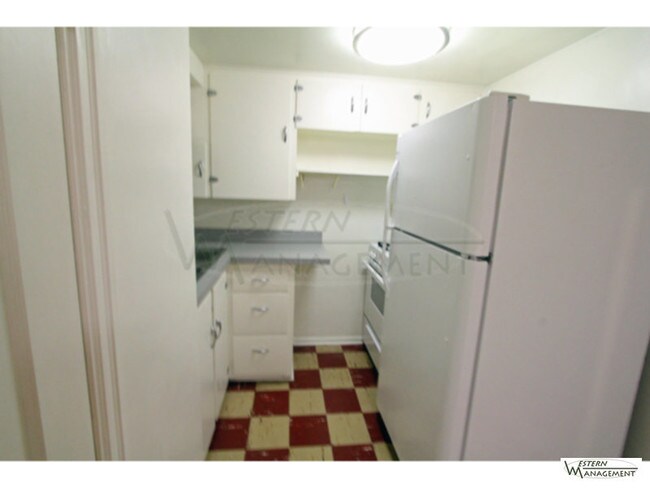 Building Photo - All utilities included!