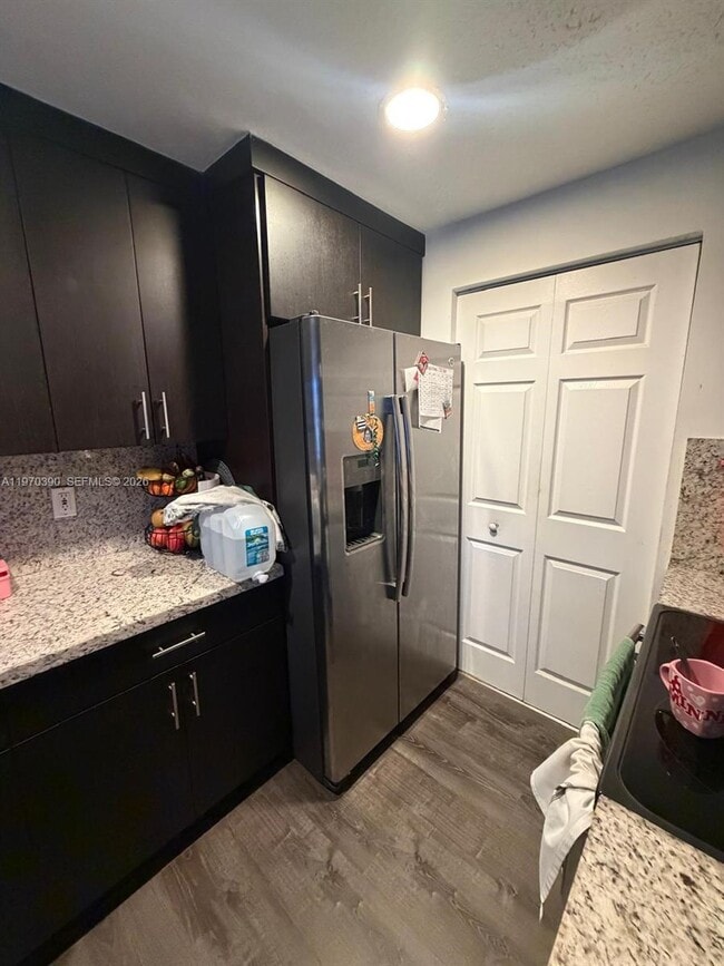 Foto del edificio - 6740 NW 114th Ave