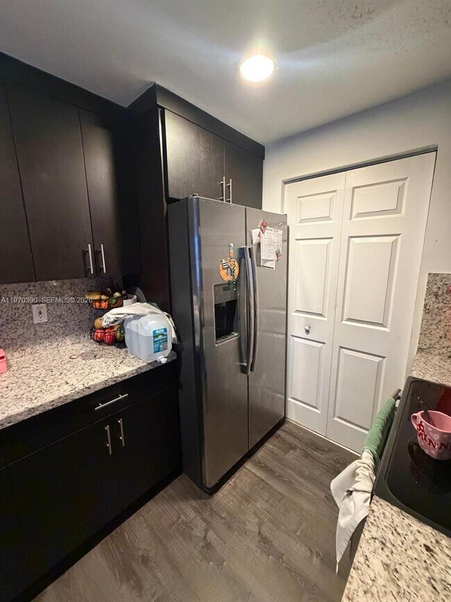 Building Photo - 6740 NW 114th Ave