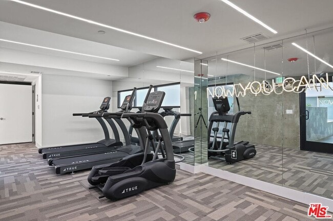 Building Photo - 1446 N Detroit St