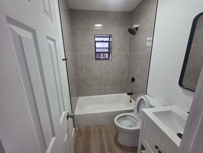 Foto del edificio - 5900 NE 1st Ave