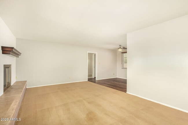 Foto del edificio - 1010 E Loyola Dr