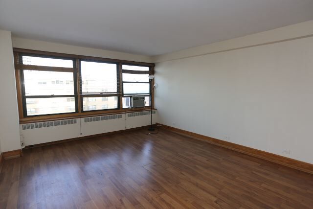 Foto del edificio - 4180 N Marine Dr