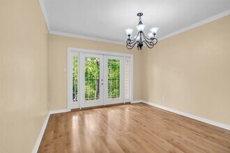 Building Photo - 1800 Stoney Brook Dr
