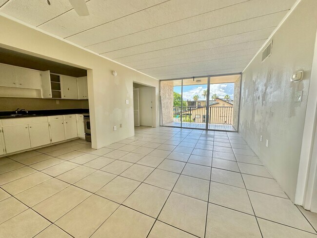 Foto del edificio - 300 Miracle Strip Pkwy SW