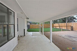 Building Photo - 953 River Bank