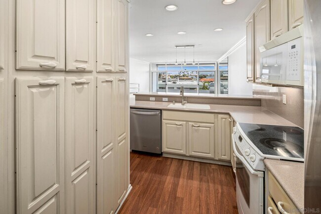 Foto del edificio - 2926 Kellogg St