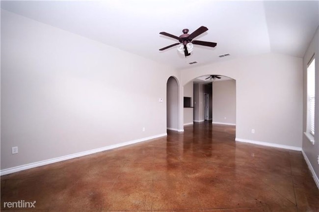 Building Photo - 6300 Ocean Dr