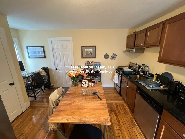 Foto del edificio - 5-7 Blake St. Unit 4