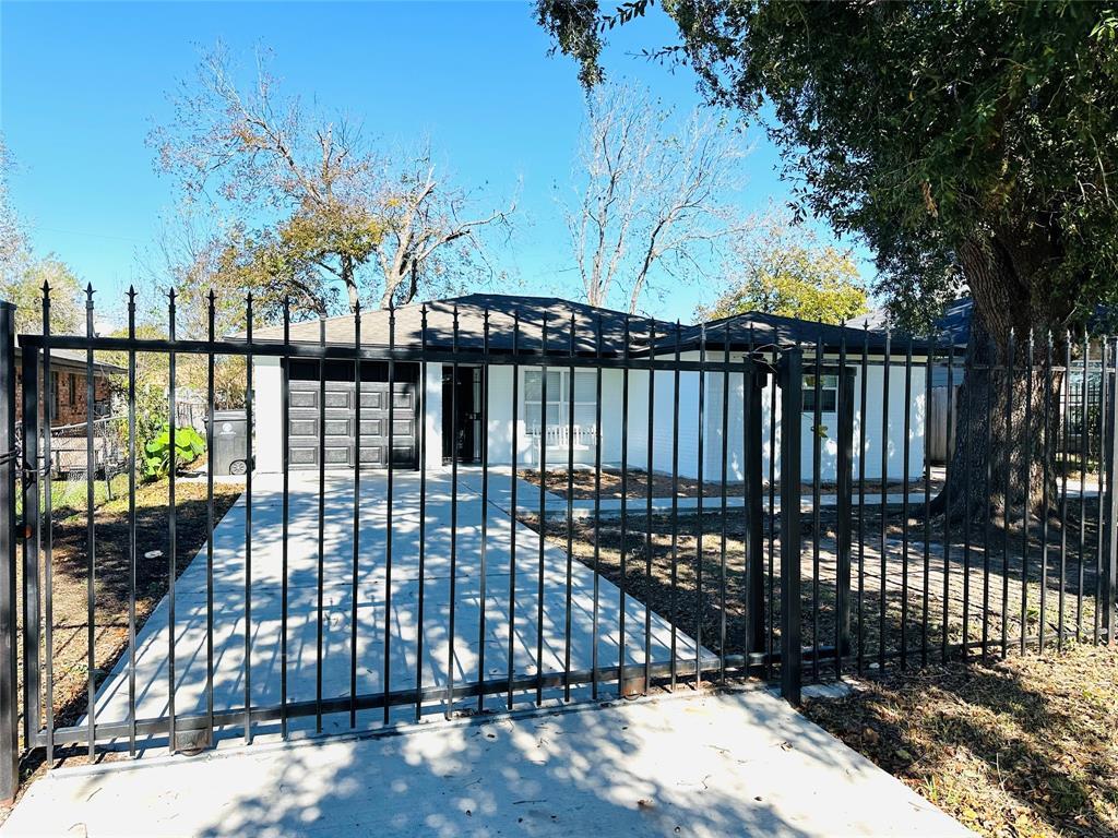 Foto principal - 3605 Barberry Dr