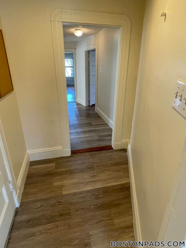 Foto del edificio - 81 Electric Ave