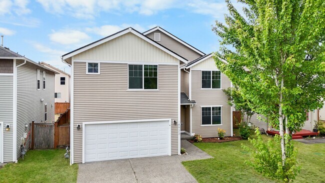 Foto del edificio - Spacious 5-Bedroom Home in Prime Yelm Loca...