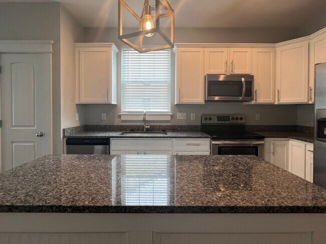 Building Photo - Single Family Home in Hampton