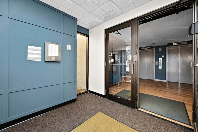 Building Photo - Chardon Court Apartments 55+