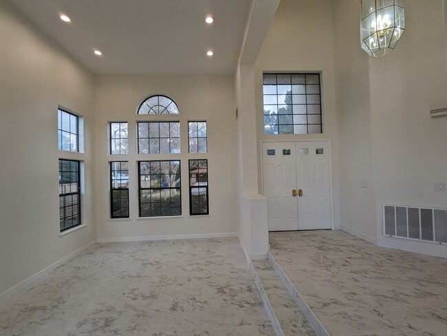 Foto del edificio - 42057 Parkmont Dr