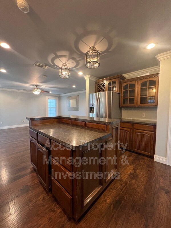 Foto del edificio - 2207 E Ascot Dr