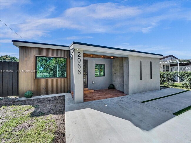 Foto del edificio - 2066 NE 174th St