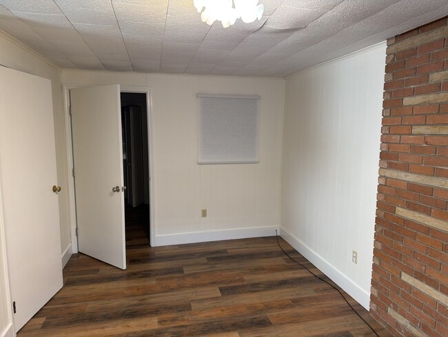 Building Photo - 273 Opperman Dr