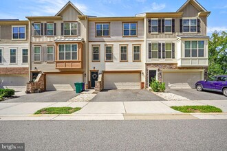 Building Photo - 9016 Endicott Pl