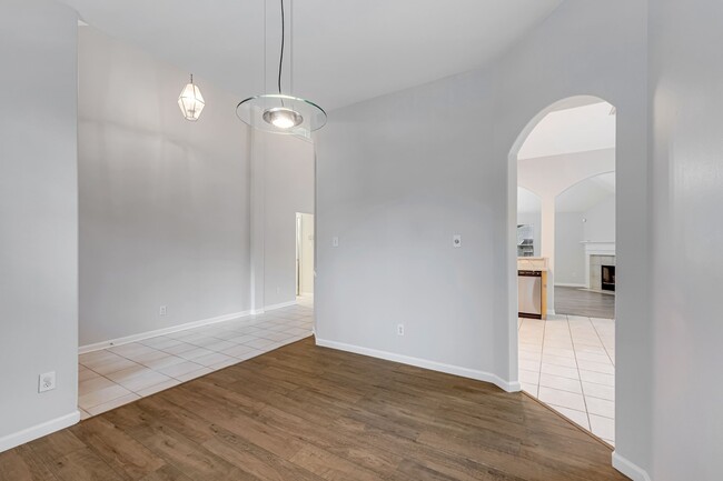 Building Photo - 22 English Lavender Pl