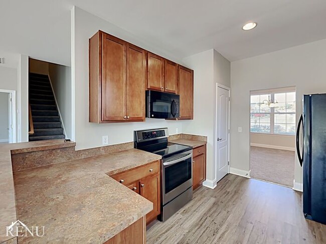 Building Photo - 108 Satur Dr