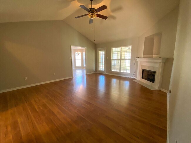 Foto del edificio - 3 bed, 2 bath house with fresh paint, appliances in Southaven