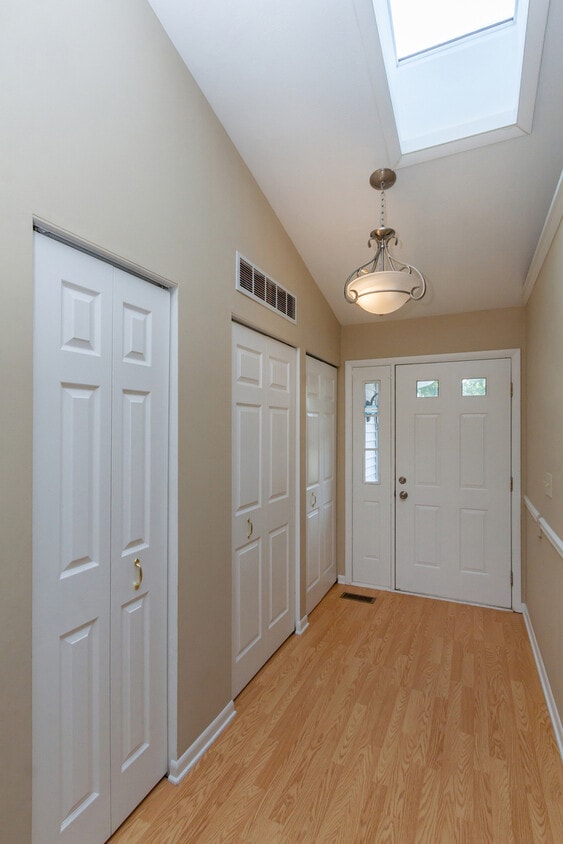 Primary Photo - 309 S Knollwood Dr