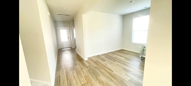 Building Photo - 312 Tucker Trice Blvd