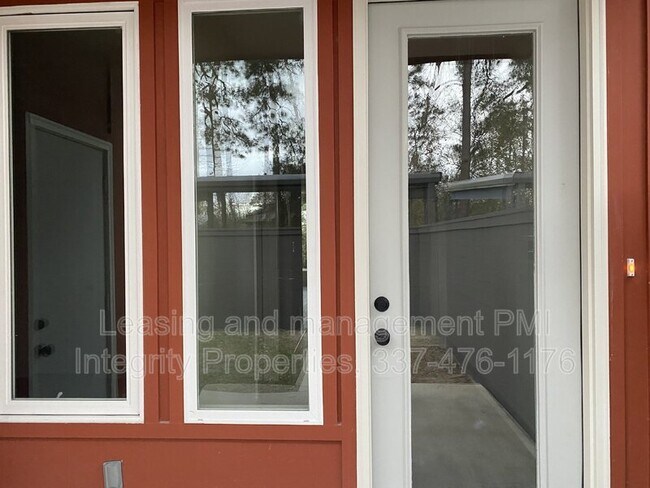 Building Photo - 128 Greentree Dr