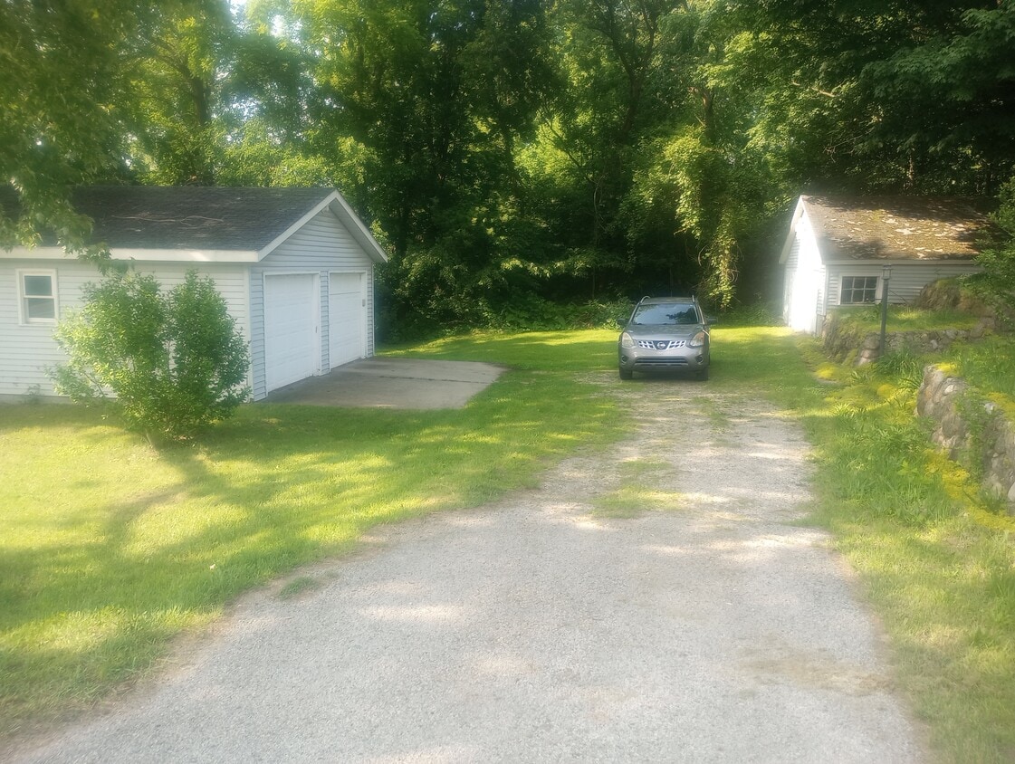 Primary Photo - 22204 US-12