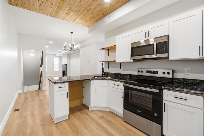 Building Photo - 1415 E Lanvale St